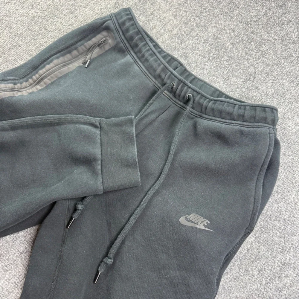 Nike Tech Fleece Joggers Size Large Black FB8002-010 Tapered Sweatpants Men's